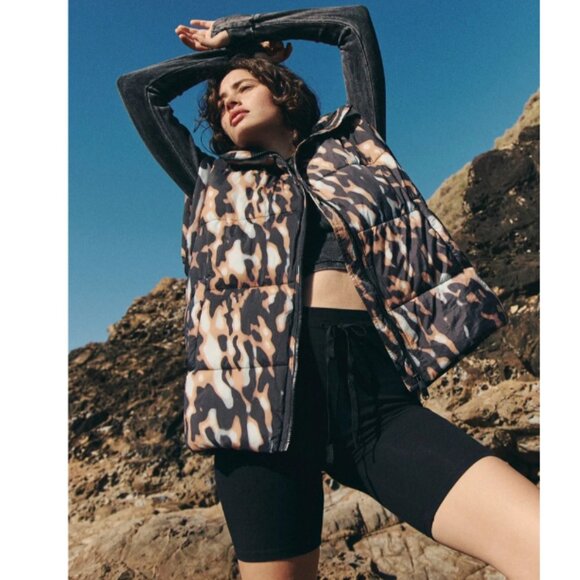 NEW Free people Movement In A Bubble Printed Puffer Vest 258 6S3 - Picture 8 of 9